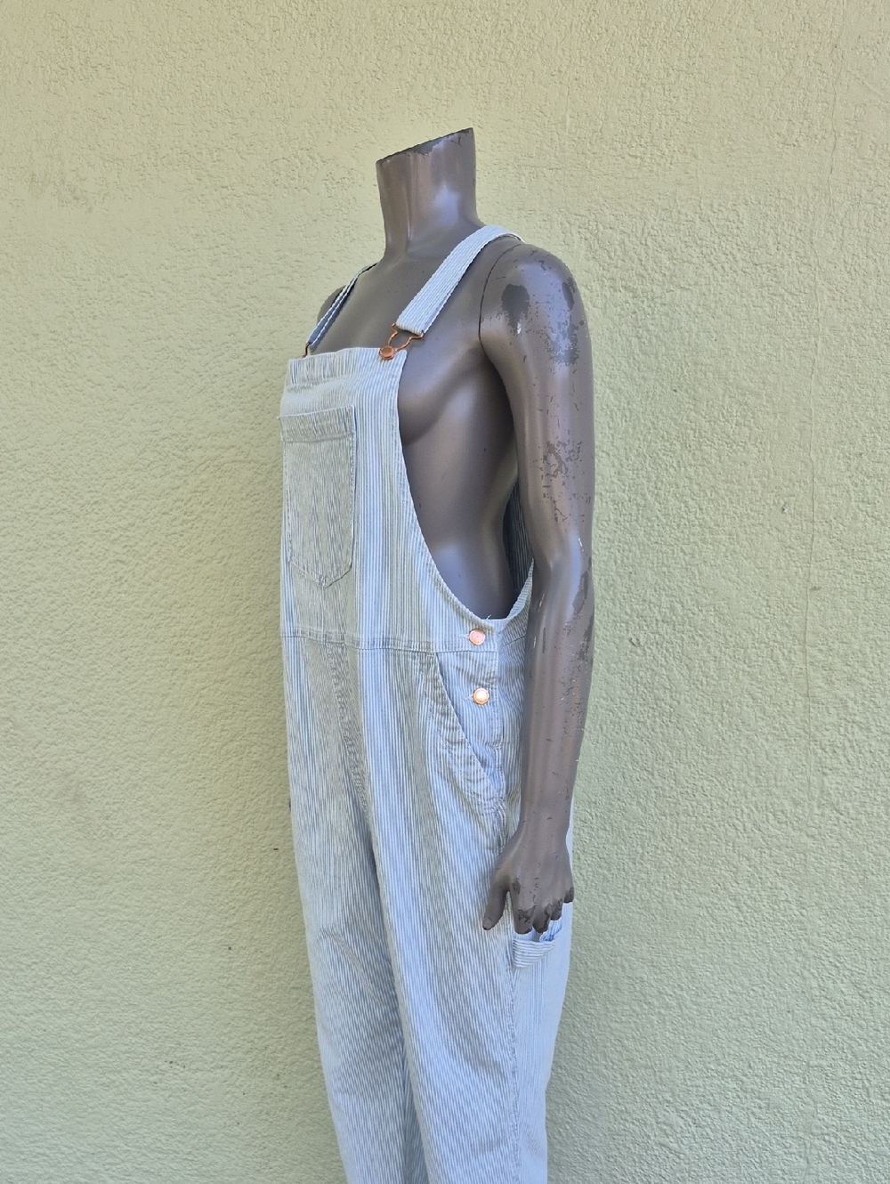 Universal Thread (Vietnam) Women's Railroad Striped Overalls/Metal Accents - Picture 10 of 16